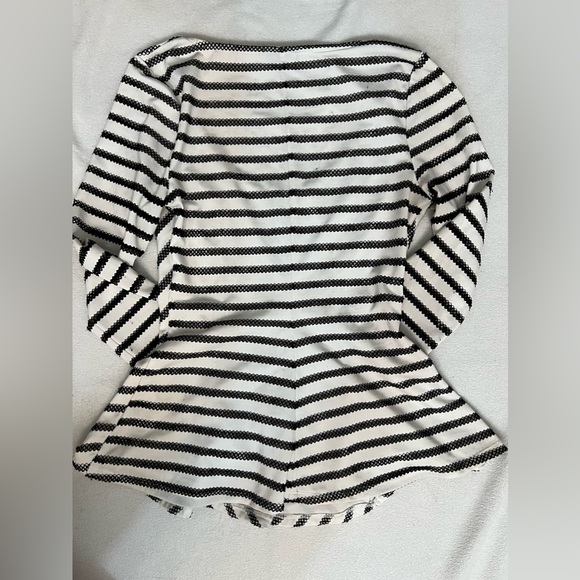 Guess Clothes Bundle - Picture 7 of 13